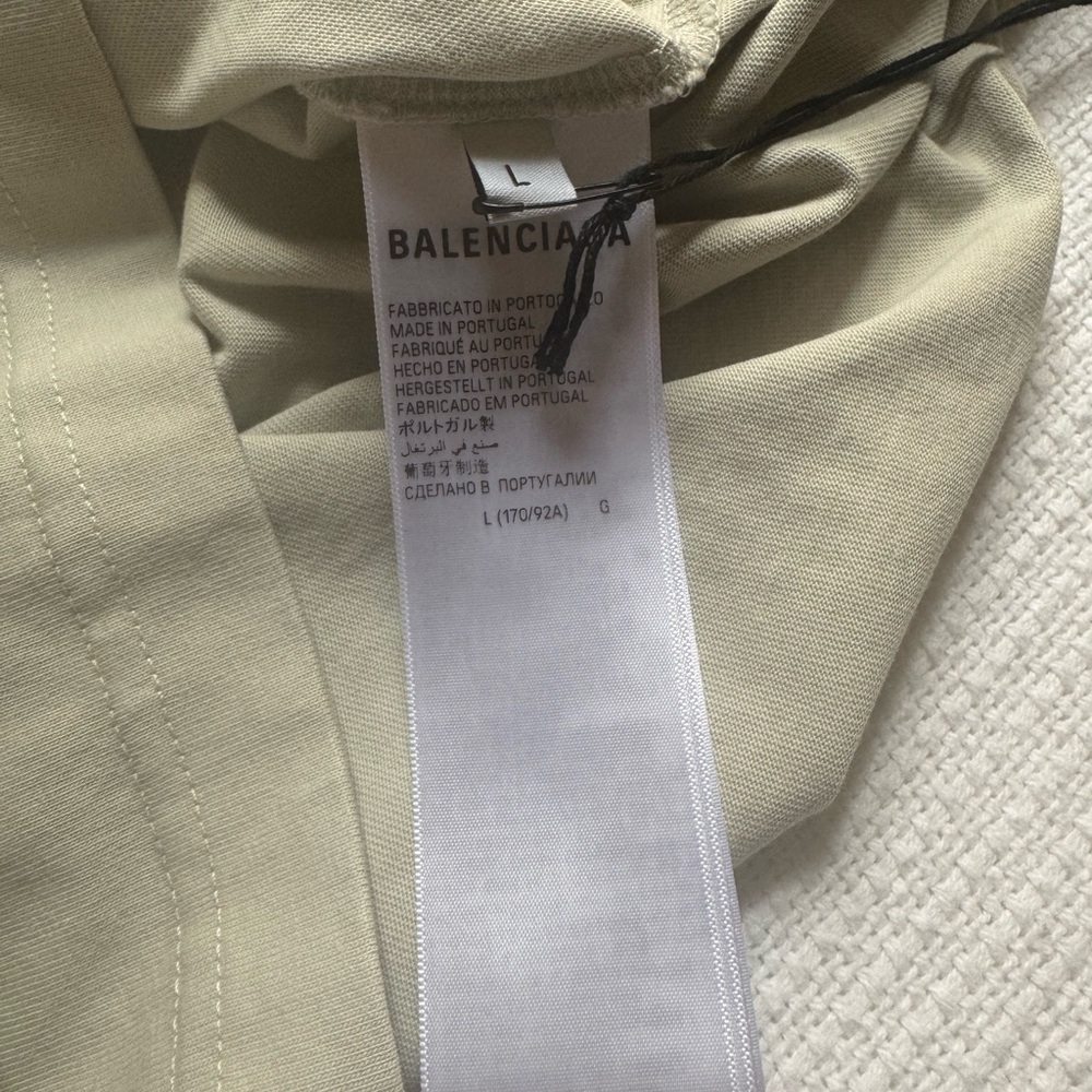 Balenciaga Cream Hamptons T-Shirt - Picture 6 of 7